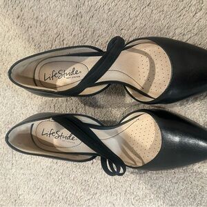 Life Stride Black Pointed-Toe Slingback Pumps